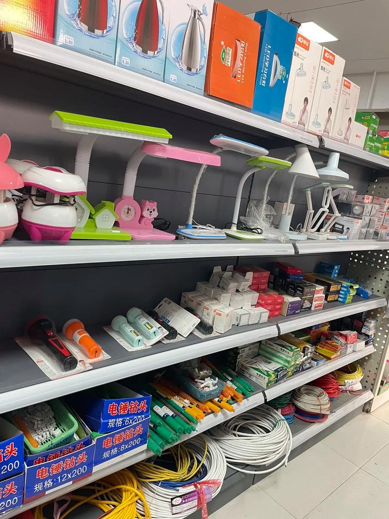 誠(chéng)信經(jīng)營(yíng)，品質(zhì)保障 公牛插座及五金電料一站式購(gòu)物